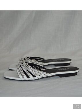 Sz 37 6.5 Sebastian White Leather Silver Chain Flat Sandals